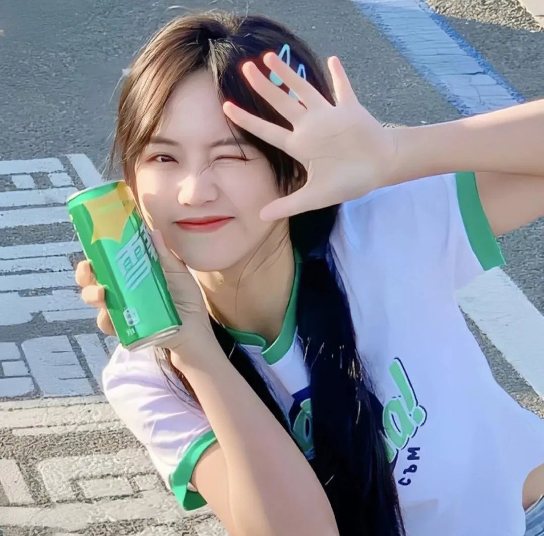 刻在书桌上的时光